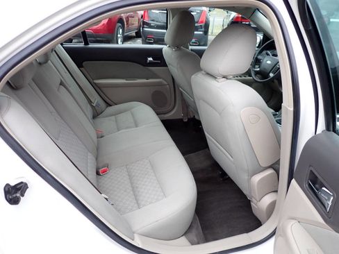 Used 2010 Ford Fusion SE image 10