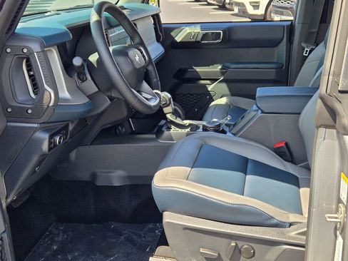 Used 2024 Ford Bronco Outer Banks image 19
