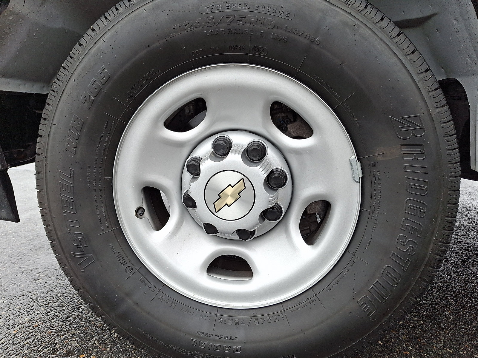 Used 2025 Chevrolet Express 2500 w/ Driver Convenience Package RWD image 27
