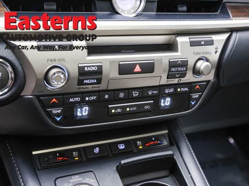 Used 2018 Lexus ES 350 w/ Luxury Package w/Wood Trim FWD image 20
