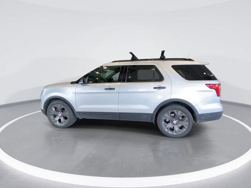 Used 2018 Ford Explorer Sport w/ Equipment Group 401A AWD/4WD image 5