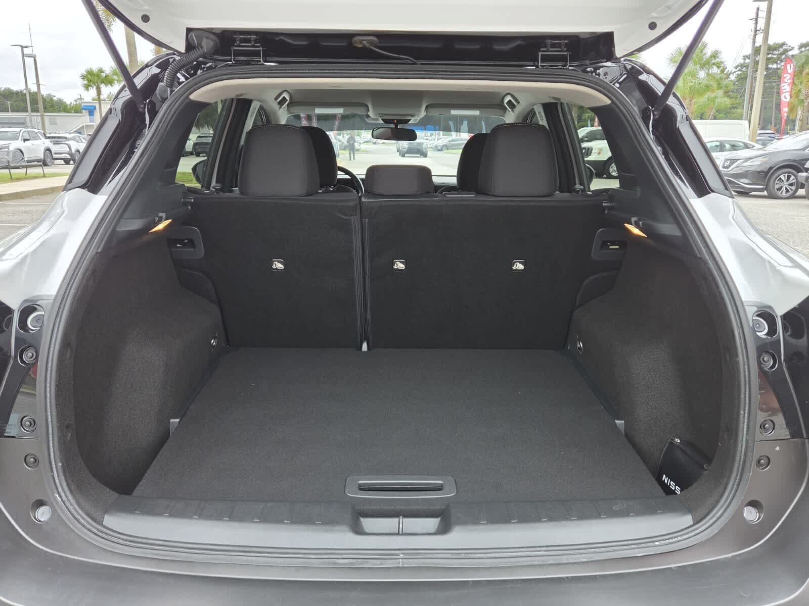 Used 2026 Nissan Kicks SV FWD image 6