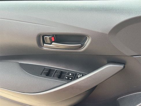 Used 2025 Toyota Corolla LE image 25