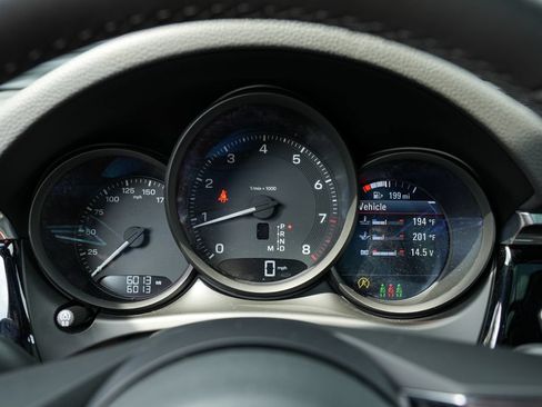 Certified 2026 Porsche Macan AWD/4WD image 23