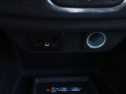 Used 2023 Chevrolet Traverse LT FWD image 29