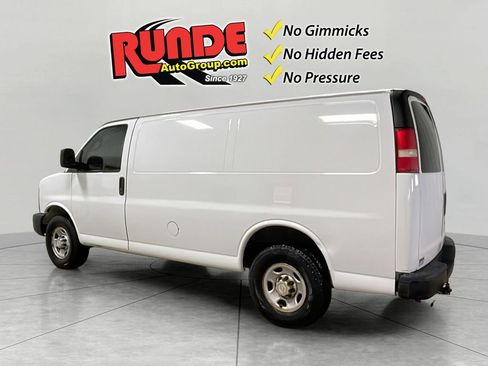 Used 2016 Chevrolet Express 3500 image 3