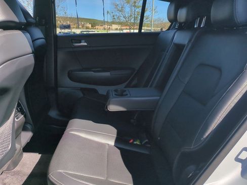 Used 2020 Kia Sportage S image 21