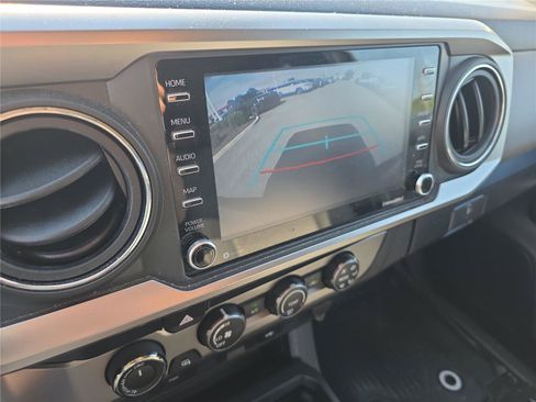 Used 2022 Toyota Tacoma SR5 w/ SR5 Appearance Package (SM) AWD/4WD image 31
