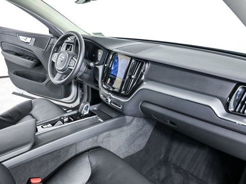 Certified 2024 Volvo XC60 B5 Core w/ Protection Package Premier AWD/4WD image 25