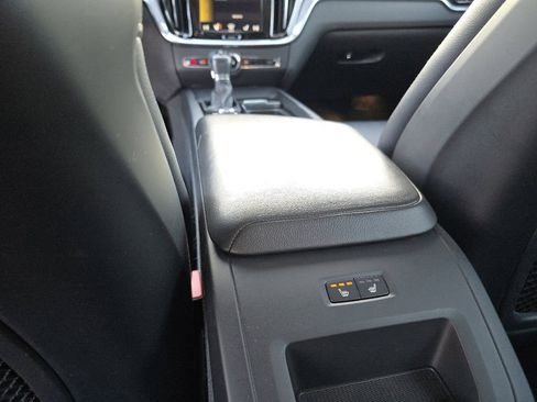 Used 2019 Volvo S60 T6 Momentum image 29