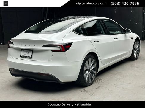 Used 2024 Tesla Model 3 Standard Range image 5