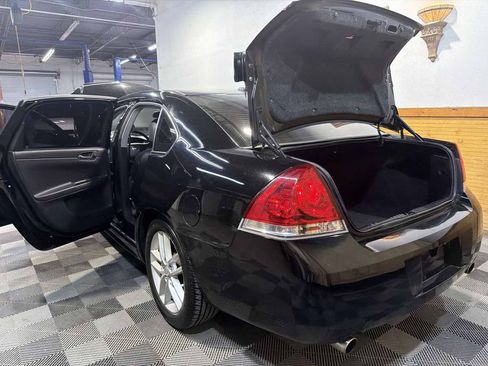 Used 2013 Chevrolet Impala LTZ FWD image 13