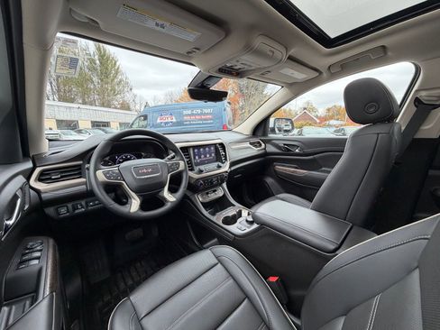 Used 2023 GMC Acadia Denali w/ Denali Ultimate Package image 10