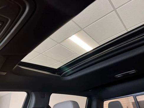 Used 2022 Chevrolet Silverado 1500 ZR2 image 16