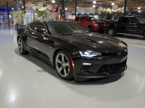 Used 2018 Chevrolet Camaro SS image 4