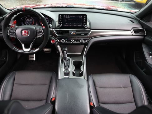 Used 2018 Honda Accord Sport image 2