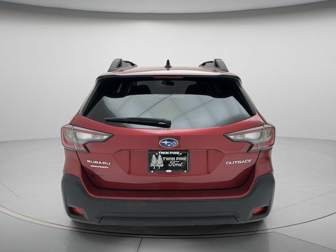 Used 2024 Subaru Outback Premium AWD/4WD image 4