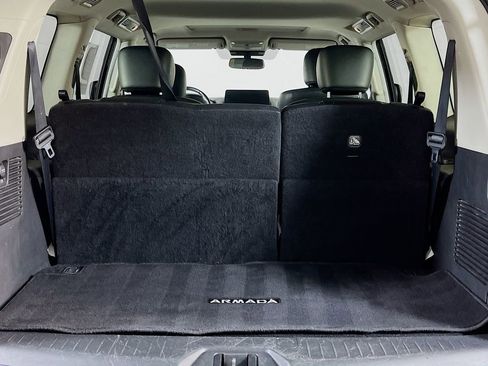 Used 2024 Nissan Armada SL w/ Captain's Chairs Package image 10