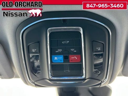 Used 2023 Jeep Grand Cherokee L Limited AWD/4WD image 17