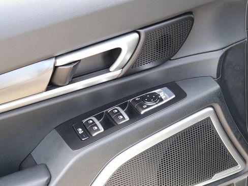 Used 2025 Kia Telluride S FWD image 22