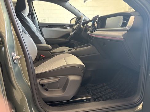 New 2026 Volkswagen Tiguan SE R-Line AWD/4WD image 26