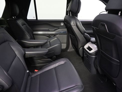 New 2026 Lincoln Navigator Reserve w/ Jet Appearance Package AWD/4WD image 18