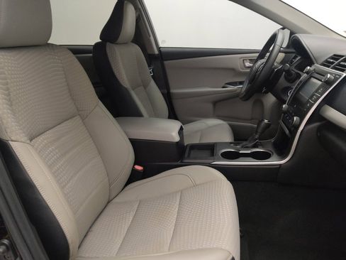 Used 2015 Toyota Camry SE image 21
