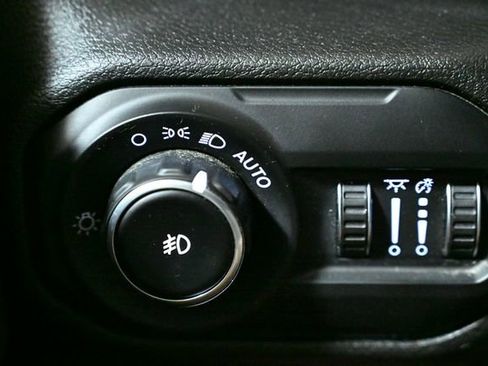 Used 2021 Jeep Wrangler Unlimited Sahara image 43