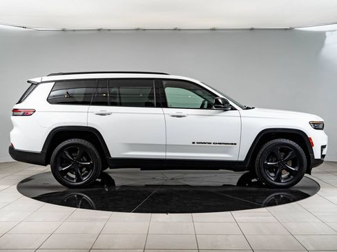 Used 2023 Jeep Grand Cherokee L Laredo AWD/4WD image 11