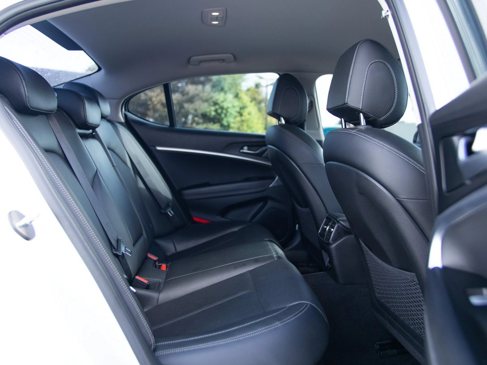 Used 2020 Genesis G70 2.0T RWD image 23