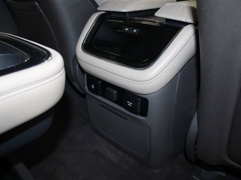 Used 2023 Lincoln Navigator Reserve image 36