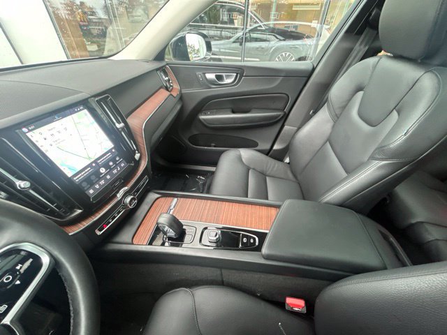 Certified 2024 Volvo XC60 B5 Plus w/ Protection Package Premier AWD/4WD image 20