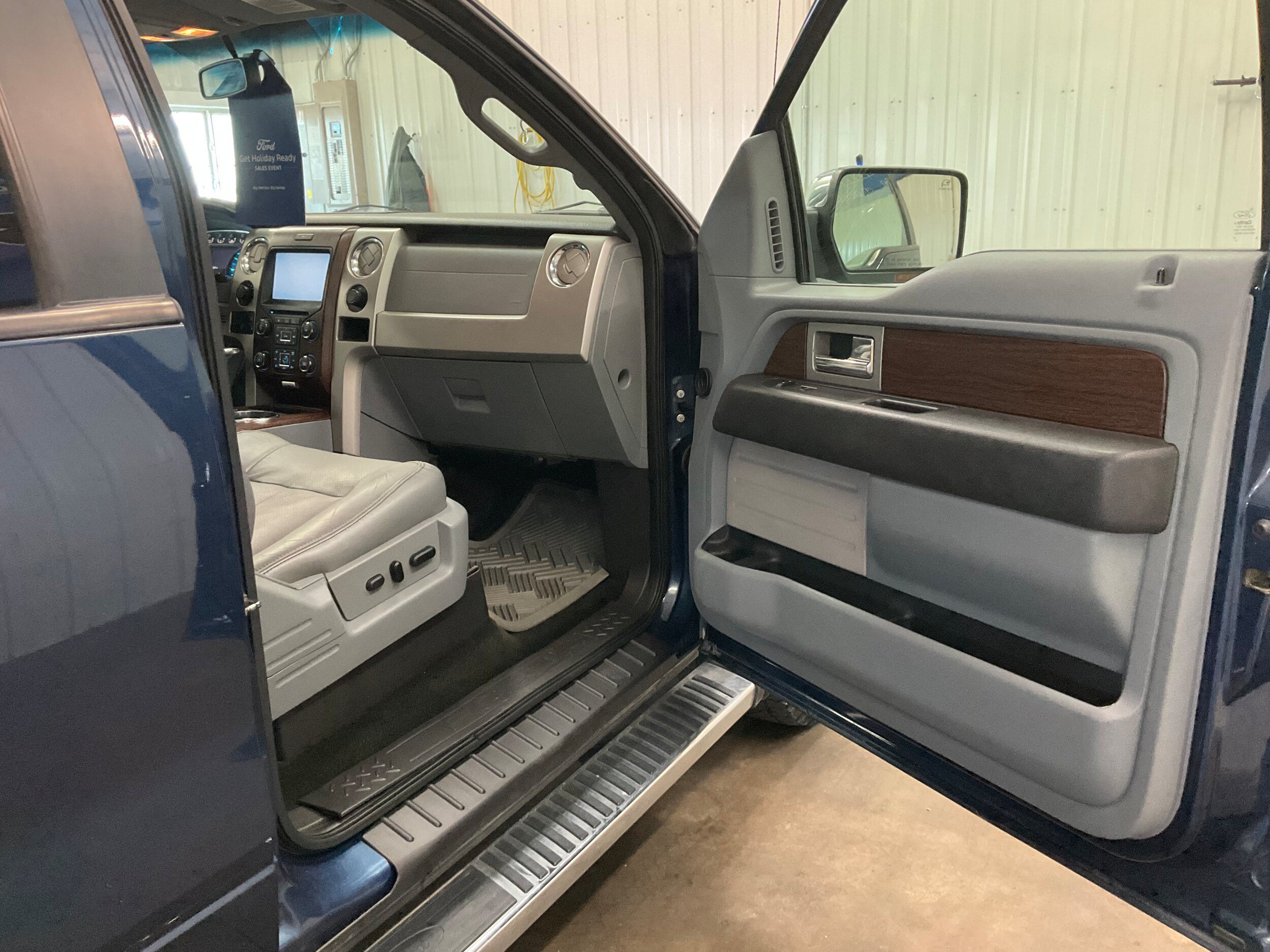 Used 2013 Ford F150 Lariat w/ Lariat Chrome Pkg AWD/4WD image 27