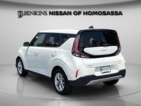 Used 2024 Kia Soul LX w/ Option Group 015 FWD image 6