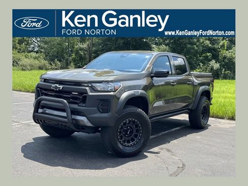 Used 2023 Chevrolet Colorado Trail Boss w/ Advanced Trailering Package AWD/4WD image 1
