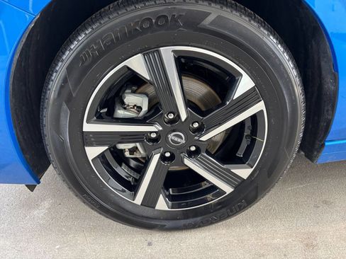 Used 2025 Nissan Sentra SV FWD image 30