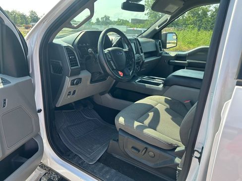 Used 2019 Ford F150 XLT w/ Equipment Group 302A Luxury AWD/4WD image 12