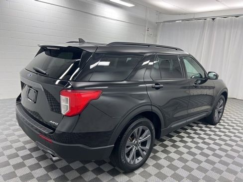 Used 2023 Ford Explorer XLT w/ Equipment Group 202A image 5