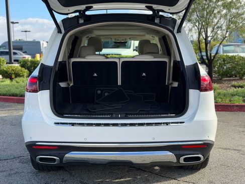 Used 2025 Mercedes-Benz GLS 450 4MATIC image 13