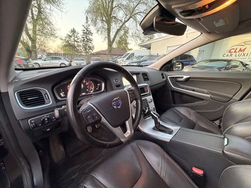 Used 2017 Volvo S60 T5 Dynamic w/ Vision Package FWD image 8