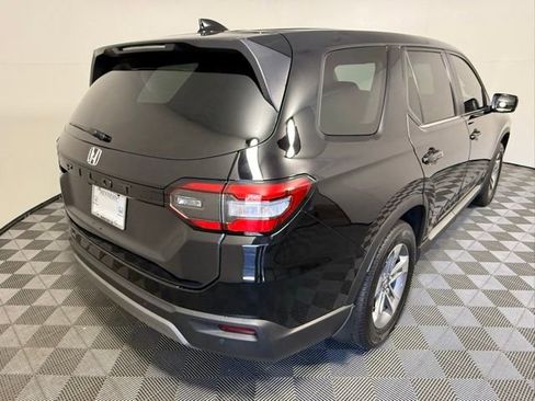 Used 2025 Honda Pilot EX-L image 6