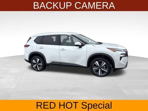 Used 2024 Nissan Rogue SL AWD/4WD image 8