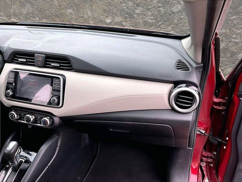 Used 2021 Nissan Versa SV image 15