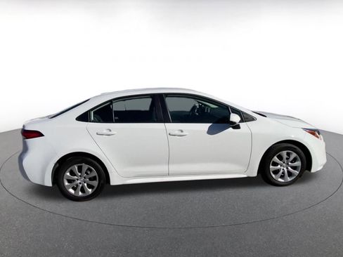Used 2025 Toyota Corolla LE image 16