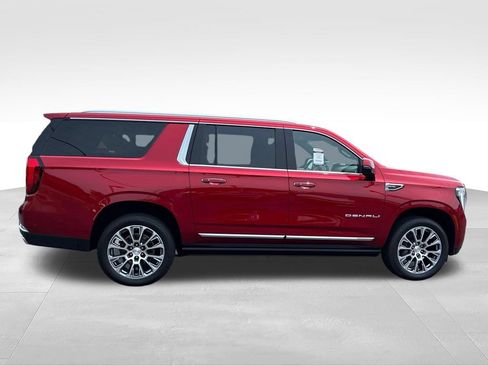 Used 2025 GMC Yukon XL Denali w/ Sun & Power Step Package AWD/4WD image 6