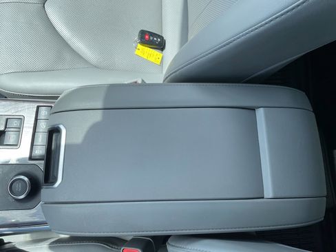 Used 2021 Toyota Highlander Limited AWD/4WD image 22