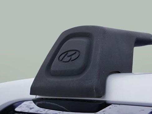 Used 2023 Hyundai Venue Limited FWD image 10