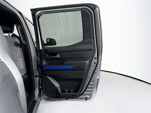 Used 2025 Toyota Tacoma TRD Off-Road image 28