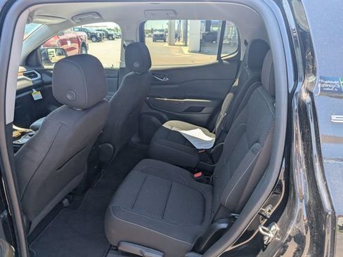 Used 2023 GMC Acadia SLE FWD image 9