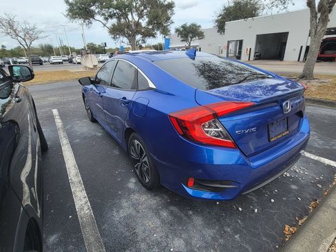 Used 2017 Honda Civic EX-T image 6